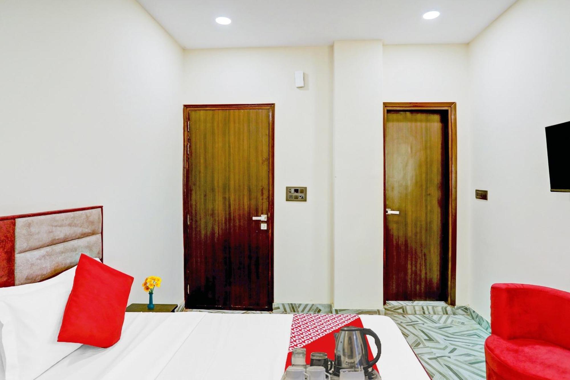 Hotel O Royal Lotus Stay Near Ip Extension Metro Station Nova Deli Exterior foto