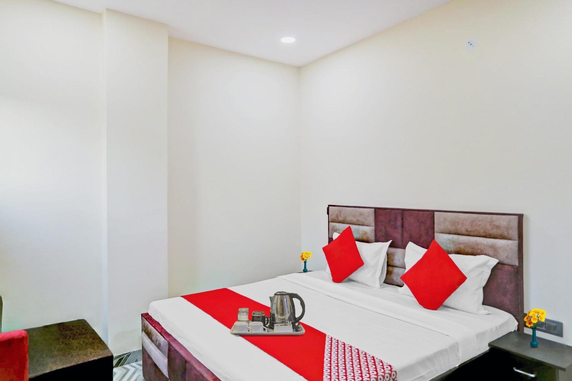 Hotel O Royal Lotus Stay Near Ip Extension Metro Station Nova Deli Exterior foto