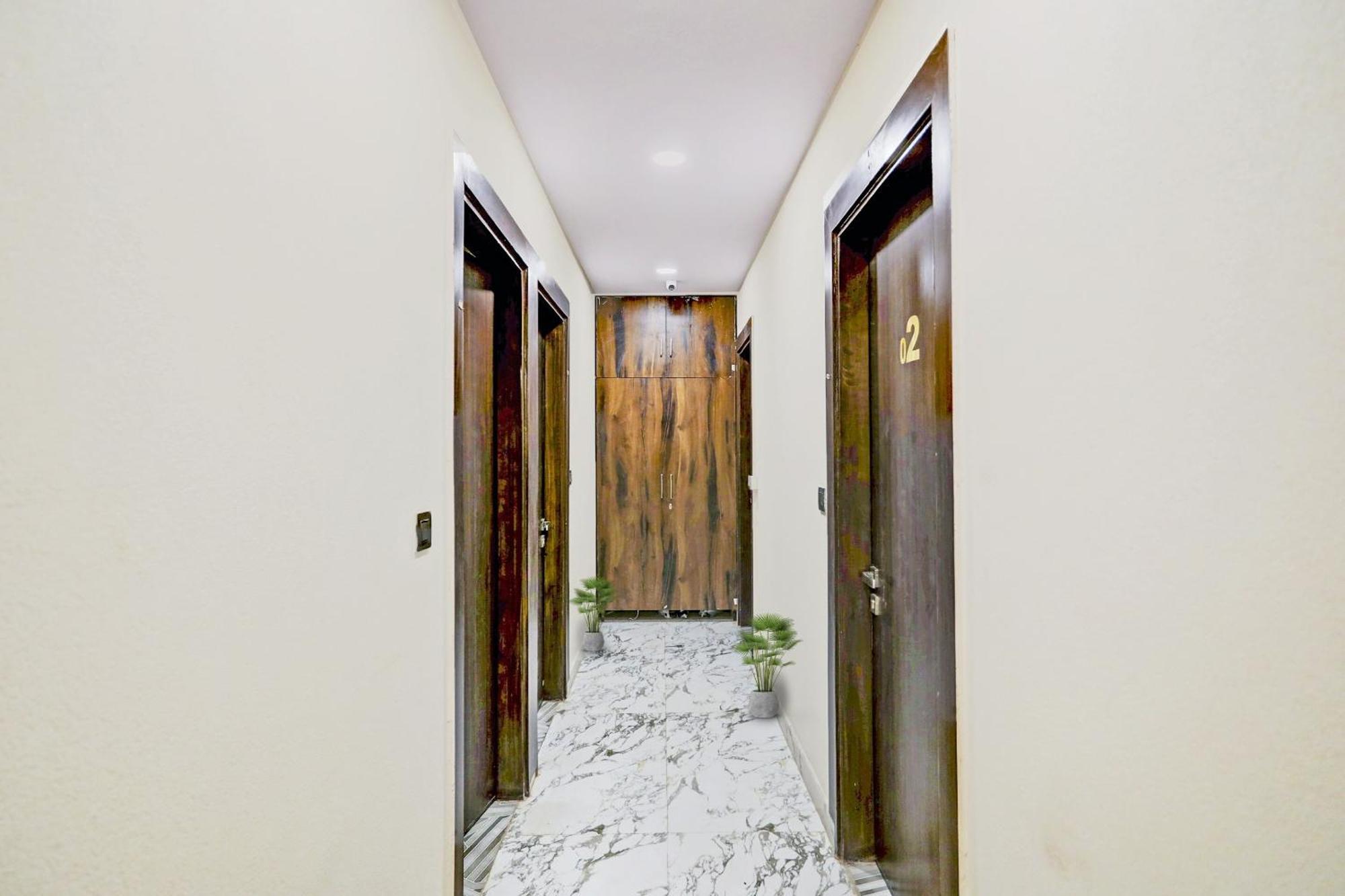 Hotel O Royal Lotus Stay Near Ip Extension Metro Station Nova Deli Exterior foto