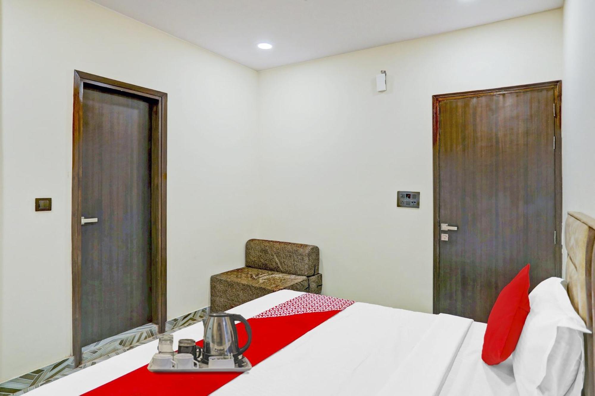 Hotel O Royal Lotus Stay Near Ip Extension Metro Station Nova Deli Exterior foto